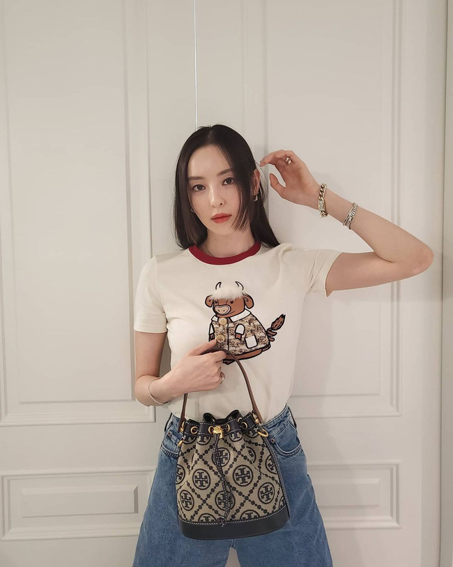 12 set đồ hack tuổi diệu kỳ của sao Hàn 30+, chị em áp dụng thì nhìn xịn hết sức chứ không hề cưa sừng làm nghé-3