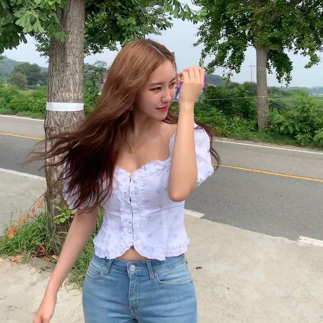 12 set đồ hack tuổi diệu kỳ của sao Hàn 30+, chị em áp dụng thì nhìn xịn hết sức chứ không hề cưa sừng làm nghé-6