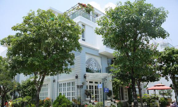 Biệt thự trắng nửa triệu đô của gia đình siêu mẫu Thuý Hạnh-2