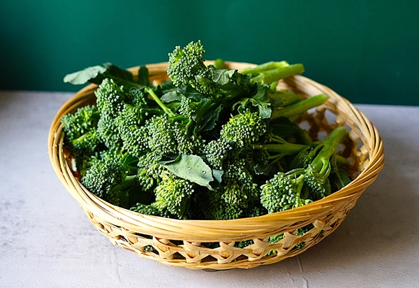 Chỉ là món súp lơ xào thôi nhưng bạn đã biết cách làm sao cho súp lơ luôn xanh và giòn chưa?-1