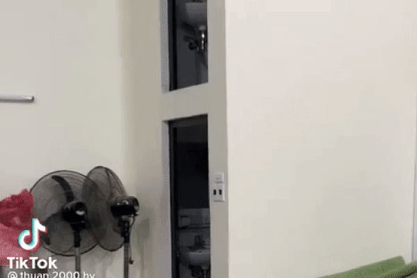 Kiếm được căn phòng nhỏ có hẳn 2 WC, nhưng thiết kế dị tới nỗi người thuê khóc thét, dân tình thì cười nắc nẻ: Đang làm dở hết tiền!