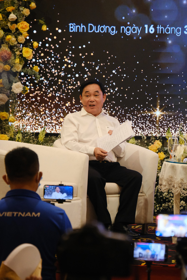 Anh họ Võ Hoàng Yên bất ngờ xuất hiện, nhờ vợ chồng ông Dũng lò vôi giúp đỡ để thách đấu thần y-1