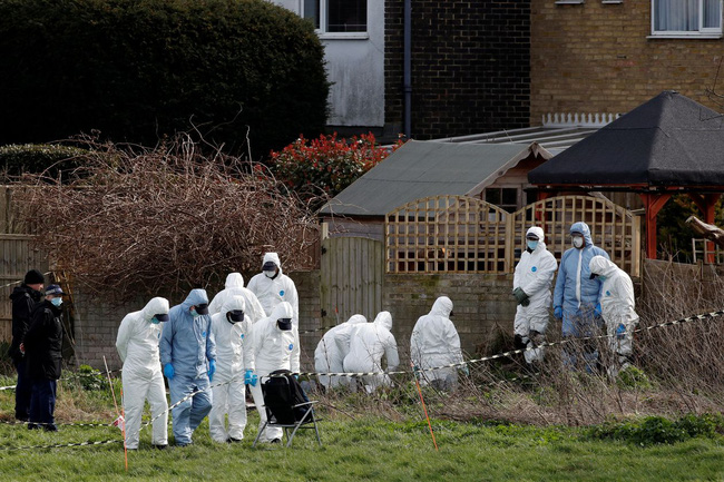 Vụ cô gái bị cảnh sát cấp cao giết hại rúng động Anh quốc: Công bố ảnh hiện trường nơi tìm thấy thi thể phân hủy cùng thông tin bất ngờ về hung thủ-2