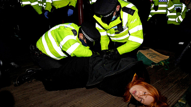 Vụ cô gái bị cảnh sát cấp cao giết hại rúng động Anh quốc: Công bố ảnh hiện trường nơi tìm thấy thi thể phân hủy cùng thông tin bất ngờ về hung thủ-13