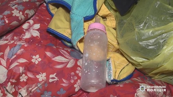 Bỏ 2 con nhỏ ở nhà để đi nhuộm tóc, người mẹ trở về chứng kiến cảnh tượng run người, hối hận thì đã quá muộn màng-3