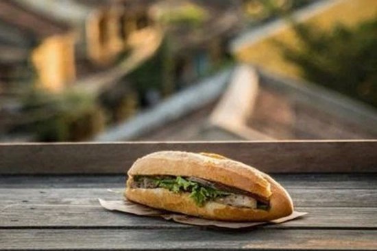 Bức ảnh ổ Bánh mì Việt Nam đạt gần 17k likes trên chuyên trang hình ảnh nổi tiếng thế giới, bất ngờ hơn là danh tính của tác giả