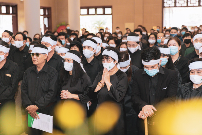 NSND Minh Hằng thất thần, bật khóc tiễn đưa chồng về cõi vĩnh hằng-2