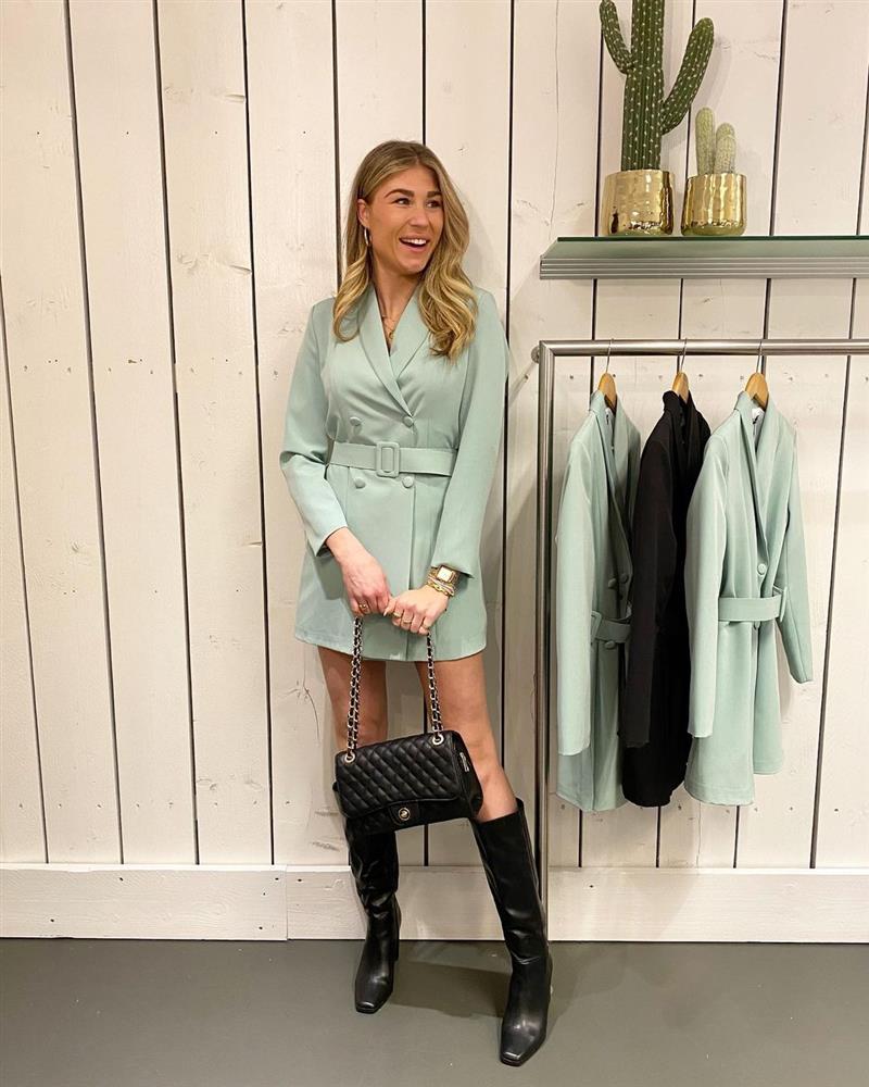 Nàng béo bụng cười sung sướng vì tìm được dáng váy vừa hack dáng lại che nhược điểm triệt để-6