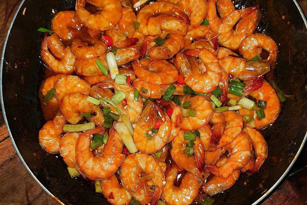 Đừng rim tôm với đường, hãy cho hai thìa nguyên liệu này, tôm ngon không tưởng-1