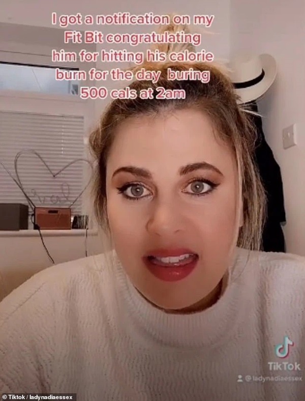 Nhận được tin nhắn báo bạn trai đốt cháy 500 calo lúc nửa đêm, cô gái cay cú phát hiện mình mọc sừng khiến dân mạng ngả mũ-1