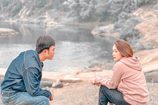 Hướng dương ngược nắng: Nghi vấn Châu - Phúc đang ở quê cô Hạnh, nhân vật mà vừa nhắc tên Minh đã tím mặt vì ghen