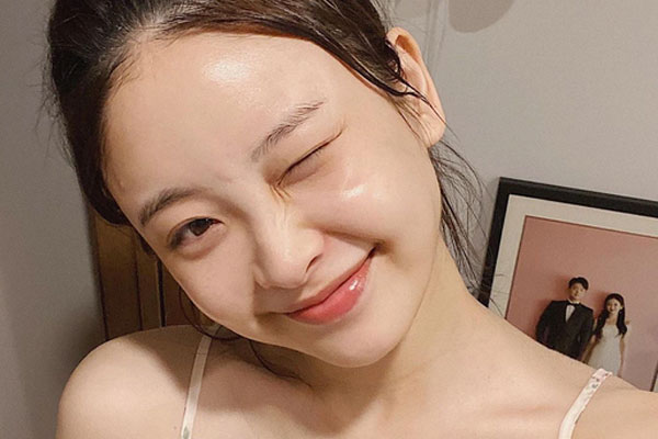 5 loại sữa rửa mặt có độ pH cân bằng cho da ráo mịn, mượt mà suốt cả ngày-7