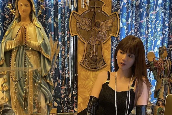 Mẹ bỉm sữa Đông Nhi hở bạo đến mấy cũng không thể hot bằng vòng 3 cong đến khó hiểu của Ngọc Trinh-21