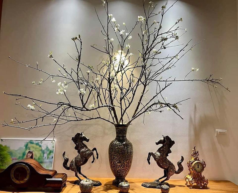 Bán 2.000 cành hoa rừng Tây Bắc, dân buôn hốt bạc triệu mỗi ngày-3