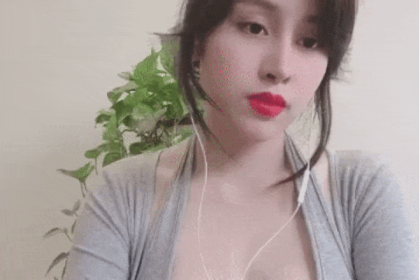 Bà Tưng cover Nàng Thơ hay như