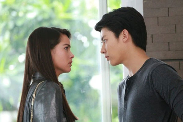 Vợ thông báo sẽ đi xem phim với đồng nghiệp, tôi đồng ý luôn mà không ngờ đây là cái bẫy vợ dẫn dụ để biến sai thành đúng-2