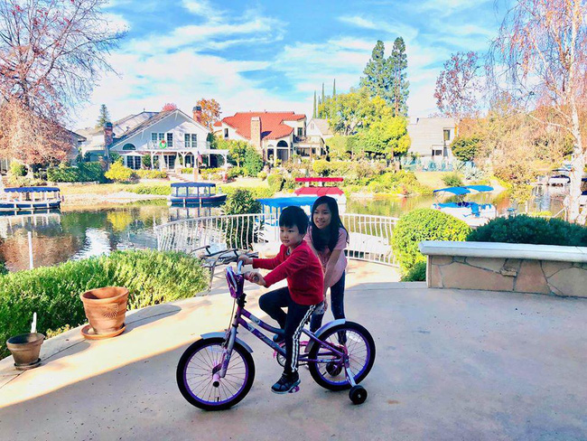 Nàng mẫu xinh đẹp làm dâu nhà tỷ phú Hoàng Kiều: Sống trong căn biệt thự triệu đô, chỉ dạo quanh sân vườn cũng mỏi chân sống ảo-11