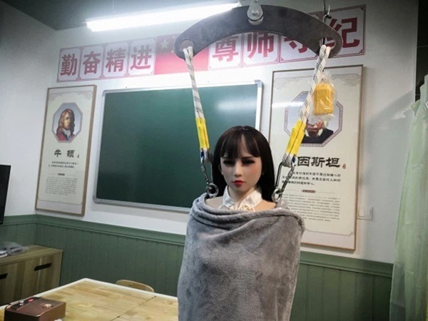 Trải nghiệm người lớn với búp bê tình dục: Thiên đường kiểu mới của các thanh niên Trung Quốc ế vợ hay chỉ là mại dâm ở góc khuất?-1