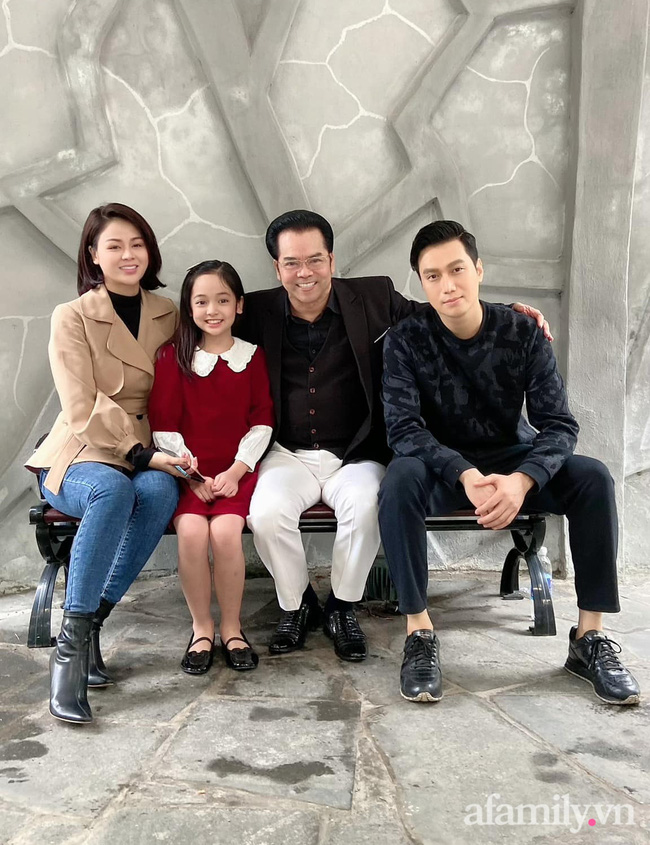 Con gái Việt Anh trong Hướng dương ngược nắng: Ngoài đời được mẹ nuôi dạy chu đáo, tự biết giữ gìn nhan sắc từ nhỏ nên ngày càng xinh đẹp-1