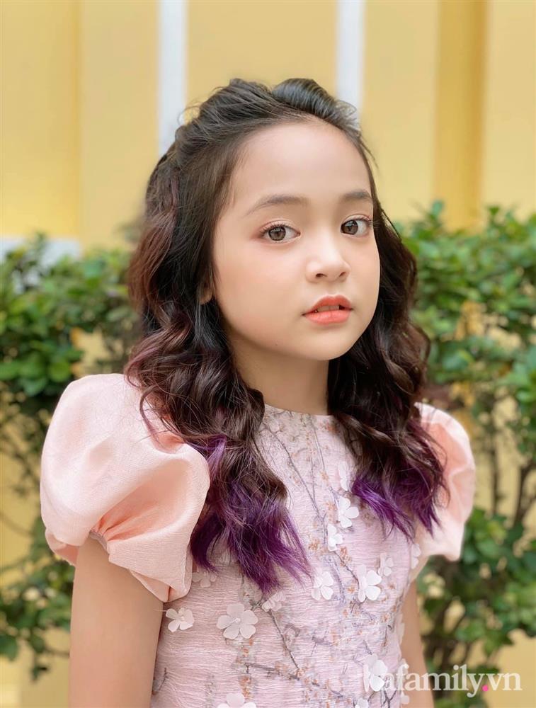 Con gái Việt Anh trong Hướng dương ngược nắng: Ngoài đời được mẹ nuôi dạy chu đáo, tự biết giữ gìn nhan sắc từ nhỏ nên ngày càng xinh đẹp-3