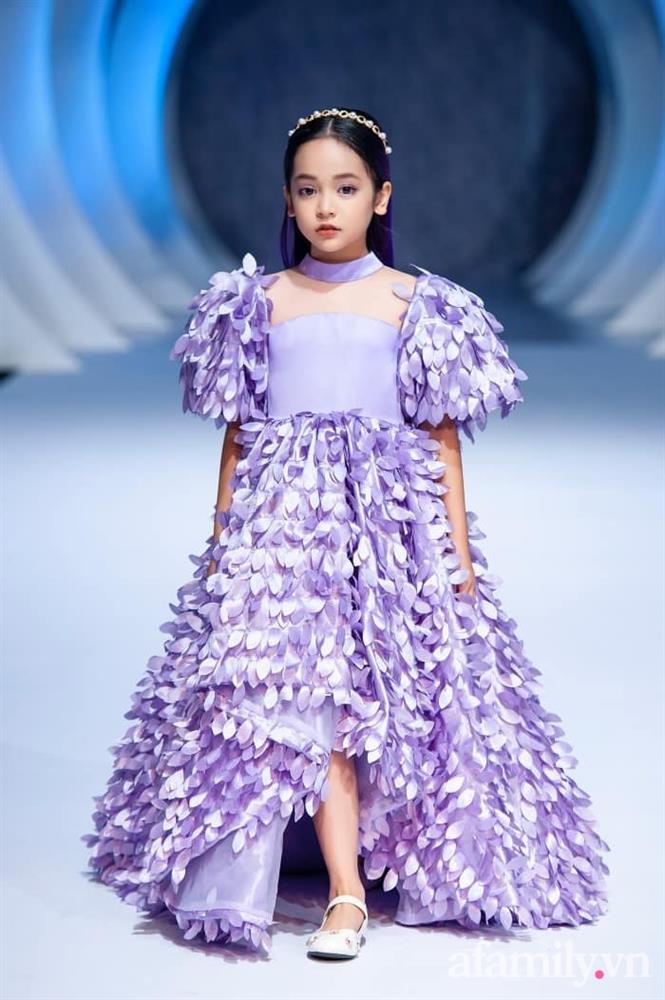 Con gái Việt Anh trong Hướng dương ngược nắng: Ngoài đời được mẹ nuôi dạy chu đáo, tự biết giữ gìn nhan sắc từ nhỏ nên ngày càng xinh đẹp-5