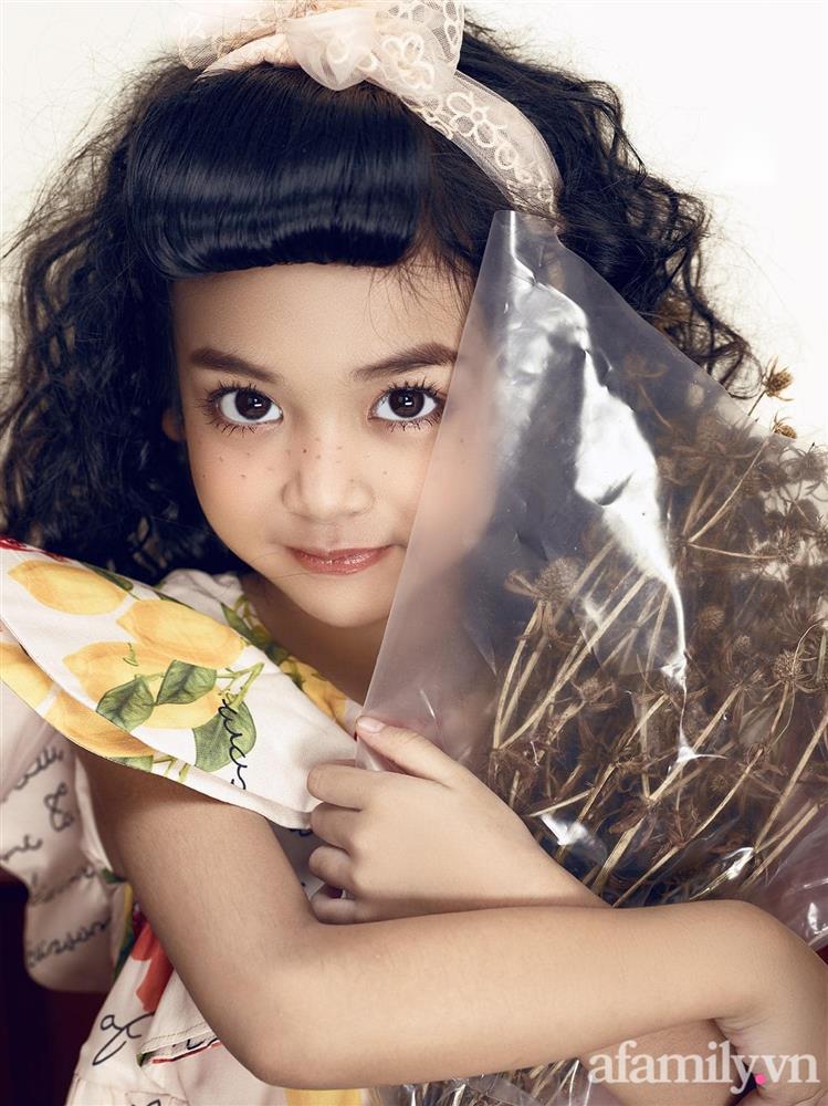 Con gái Việt Anh trong Hướng dương ngược nắng: Ngoài đời được mẹ nuôi dạy chu đáo, tự biết giữ gìn nhan sắc từ nhỏ nên ngày càng xinh đẹp-8