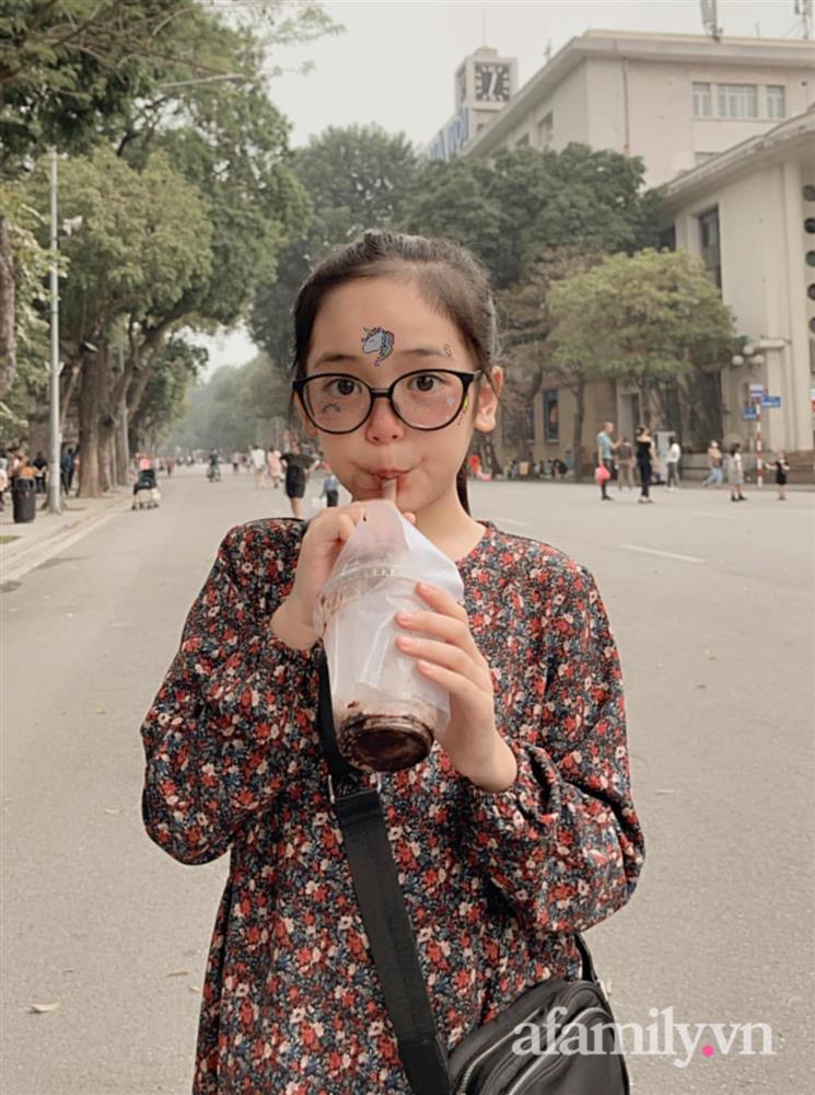 Con gái Việt Anh trong Hướng dương ngược nắng: Ngoài đời được mẹ nuôi dạy chu đáo, tự biết giữ gìn nhan sắc từ nhỏ nên ngày càng xinh đẹp-20