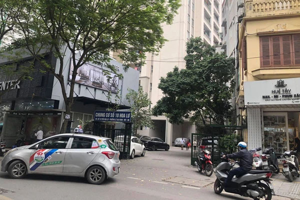 Thót tim cảnh nữ giúp việc biến hình thành người nhện, trèo hẳn ra ngoài cửa sổ chung cư để lau kính-9