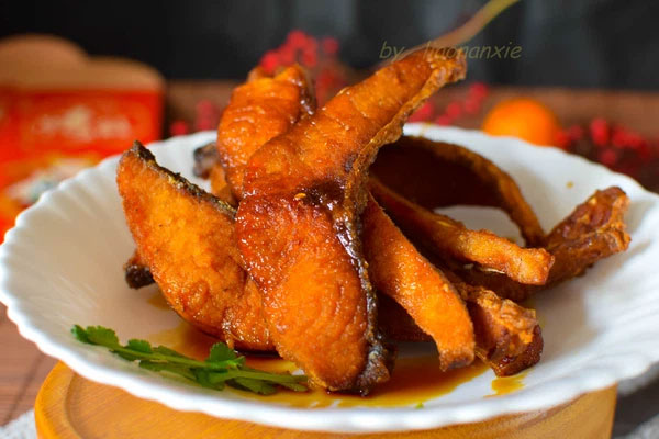 Đàm Thu Trang đãi chồng đại gia&nbsp;canh sườn dọc mùng ngọt mát ngon cơm,&nbsp;ít vào bếp nhưng tài nấu nướng thật đáng học hỏi-7