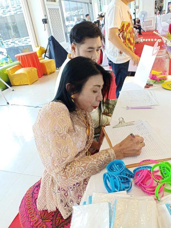 Nhìn lại quá trình từ lúc gây sốt khắp châu Á đến khi bị cho là nguy kịch trên giường bệnh của thảm họa chuyển giới Thái Lan-5