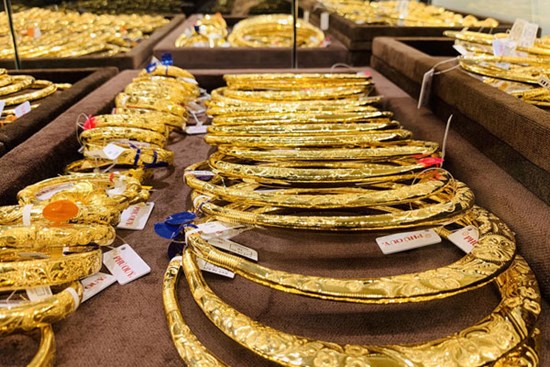 Giá vàng hôm nay 19/3: Hiện tượng bất thường, quay đầu tụt giảm