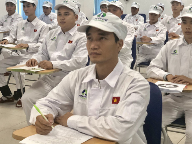 Cuộc sống hiện tại của Lệ Rơi sau 7 năm nổi như cồn: Từ nông dân trồng ổi trở thành hiện tượng gây bão mạng rồi lại trắng tay trở về quê nhà-1