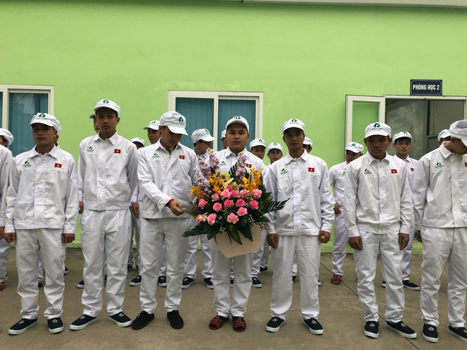 Cuộc sống hiện tại của Lệ Rơi sau 7 năm nổi như cồn: Từ nông dân trồng ổi trở thành hiện tượng gây bão mạng rồi lại trắng tay trở về quê nhà-2