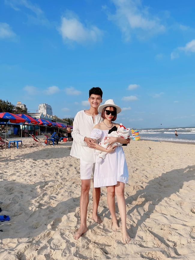 Bà xã Mạc Văn Khoa khoe hành trình bầu bí, sinh con xúc động, sau mổ lom khom tập đi như bà cụ khiến chồng bật khóc thốt lên 1 câu-4