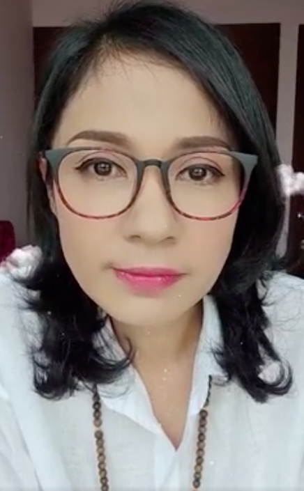 Bị mỉa mai livestream bán hàng gây quỹ từ thiện để câu view, NS Việt Trinh đáp trả cực gắt-5