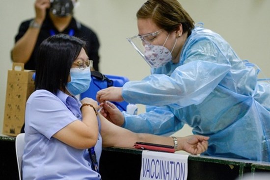 Y tá Philippines tử vong do mắc Covid-19 sau tiêm vaccine Sinovac