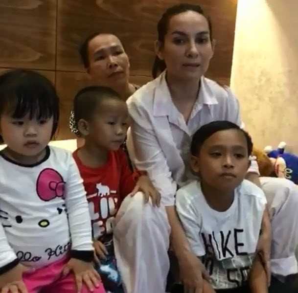 Phi Nhung: Bố mẹ ruột của Hồ Văn Cường giống như đẻ mướn con cho tôi-2