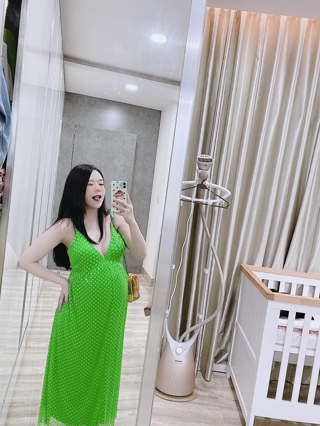 Con dâu ông trùm điện tử Sài Gòn hé lộ cảnh bên trong biệt thự đang sống, đầy ắp những món đồ chỉ giới thượng lưu mới có-10