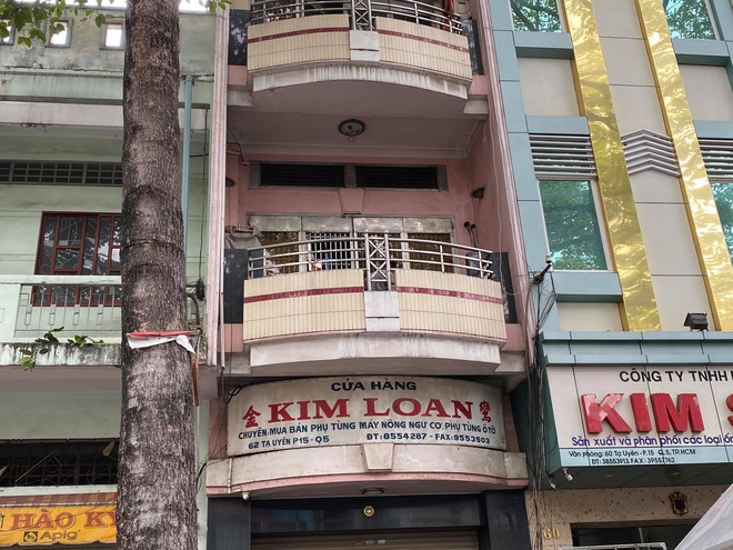 TP.HCM: Căn nhà 2 tầng cháy dữ dội lúc rạng sáng, 4 người bị mắc kẹt-1