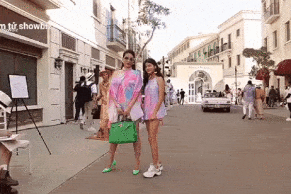 Trương Ngọc Ánh và tình trẻ tin đồn kè kè trong tiệc kỷ niệm cưới vợ chồng Bình Minh, đến đây thì công khai hẳn luôn đi chị ơi!-7