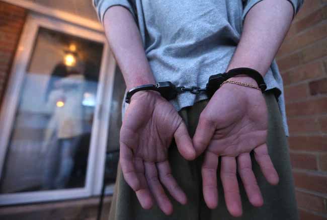 Bỗng nhận được tin nhắn ngọt ngào của con trai 17 tuổi, mẹ đọc nội dung xong liền gọi báo cảnh sát-2