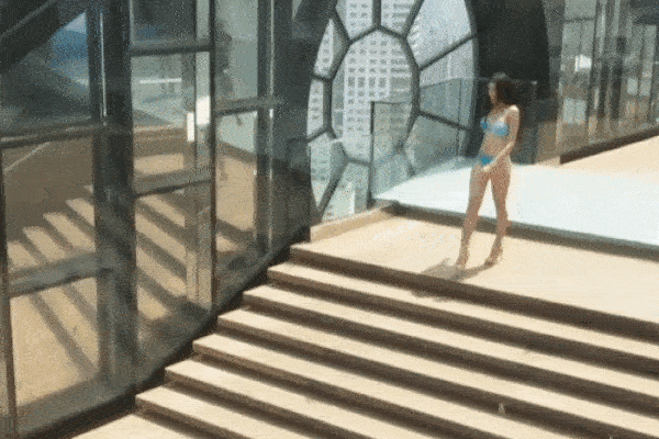 Màn trình diễn trang phục dân tộc của Ngọc Thảo-1