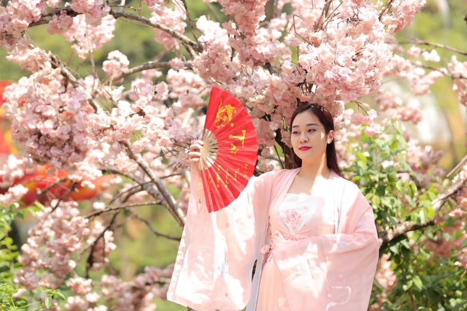 Vợ kém 12 tuổi trẻ trung xinh đẹp của NSND Tự Long-6