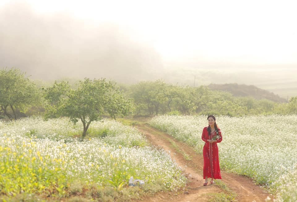 Vợ kém 12 tuổi trẻ trung xinh đẹp của NSND Tự Long-12