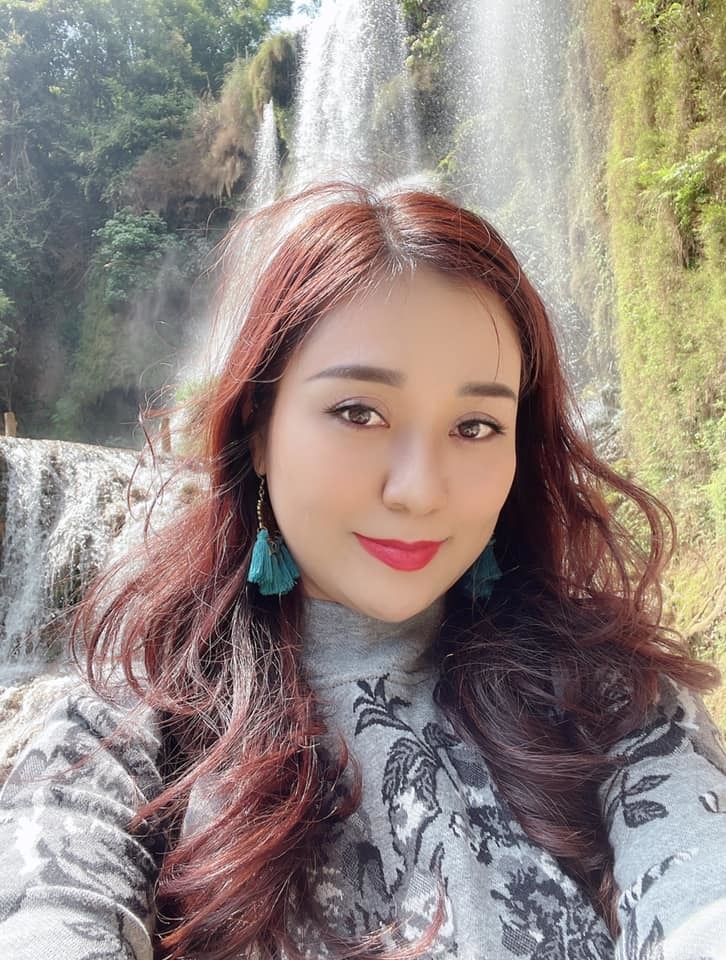 Vợ kém 12 tuổi trẻ trung xinh đẹp của NSND Tự Long-15