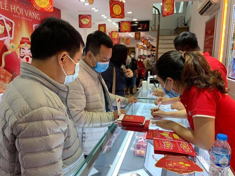 Giá vàng hôm nay 21/3: Chưa thể bứt phá-2