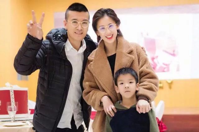 Lâm Tâm Như cho con ăn vi cá bằng bát vàng, nữ trang 300 tỷ vẫn chưa là gì so với mức chiều con vô địch thiên hạ của cặp sao này, chẳng trách đứa trẻ ngày càng cục tính-2