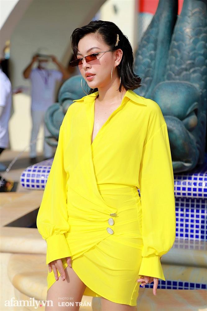 Mẹ bỉm sữa Đông Nhi hở bạo đến mấy cũng không thể hot bằng vòng 3 cong đến khó hiểu của Ngọc Trinh-8