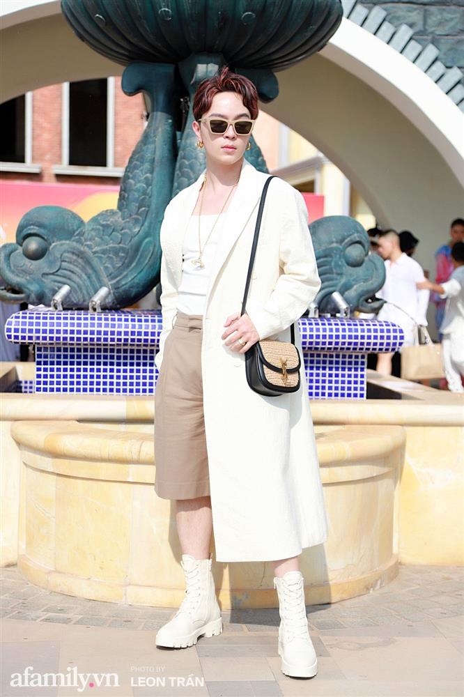 Mẹ bỉm sữa Đông Nhi hở bạo đến mấy cũng không thể hot bằng vòng 3 cong đến khó hiểu của Ngọc Trinh-19