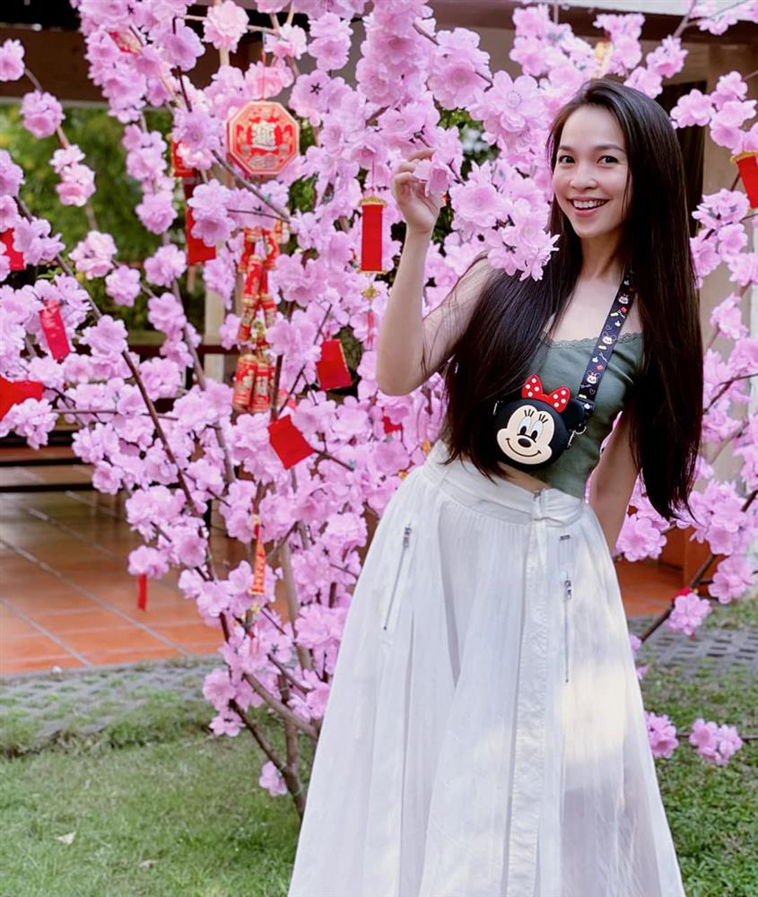 Nhan sắc thật của Hiền Thục trong loạt ảnh đời thường, có thực sự hack tuổi như được tung hô?-4